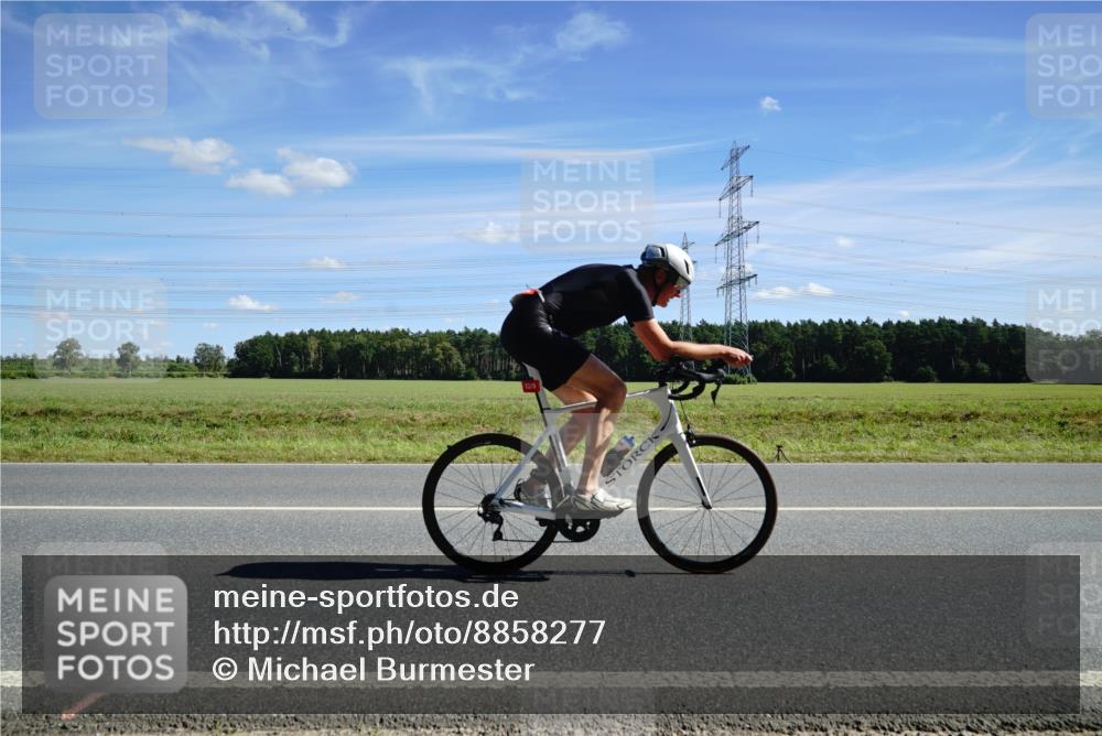 07.09.2025 - 19. Norderstedt Triathlon Michael Burmester http://msf.ph/oto/8858277 07.09.2025 13:08:51 Radfahren 193, 337, 1326 meine-sportfotos.de