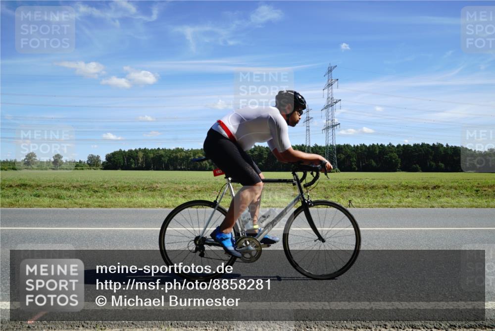 07.09.2025 - 19. Norderstedt Triathlon Michael Burmester http://msf.ph/oto/8858281 07.09.2025 13:08:53 Radfahren 193, 337, 1326 meine-sportfotos.de