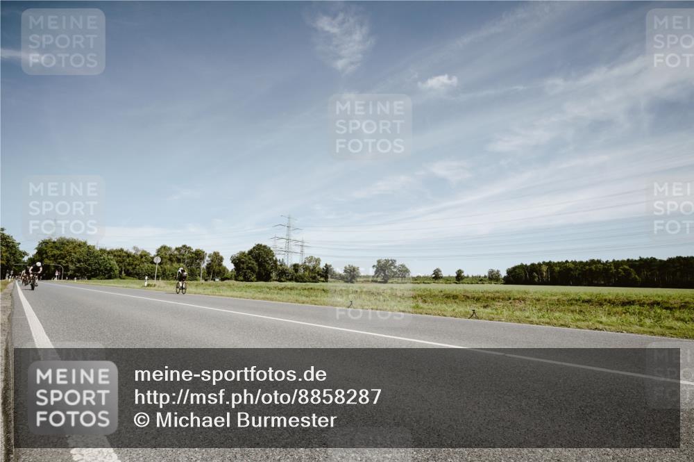 07.09.2025 - 19. Norderstedt Triathlon Michael Burmester http://msf.ph/oto/8858287 07.09.2025 12:31:20 Radfahren 175, 227 meine-sportfotos.de