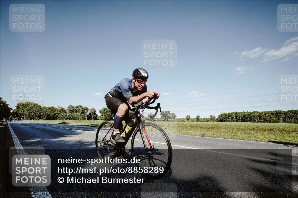 07.09.2025 - 19. Norderstedt Triathlon Michael Burmester http://msf.ph/oto/8858289 07.09.2025 15:38:37 Radfahren 380 meine-sportfotos.de