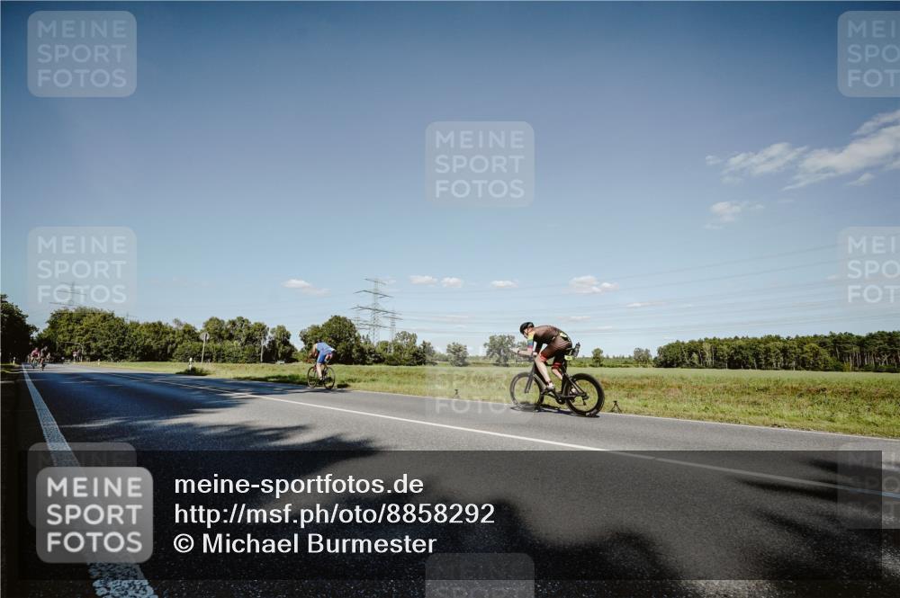07.09.2025 - 19. Norderstedt Triathlon Michael Burmester http://msf.ph/oto/8858292 07.09.2025 15:38:37 Radfahren 380 meine-sportfotos.de