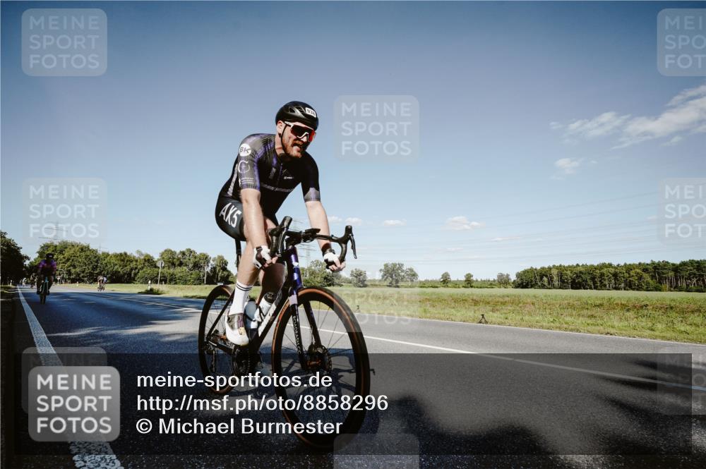 07.09.2025 - 19. Norderstedt Triathlon Michael Burmester http://msf.ph/oto/8858296 07.09.2025 15:38:41 Radfahren 408, 938 meine-sportfotos.de