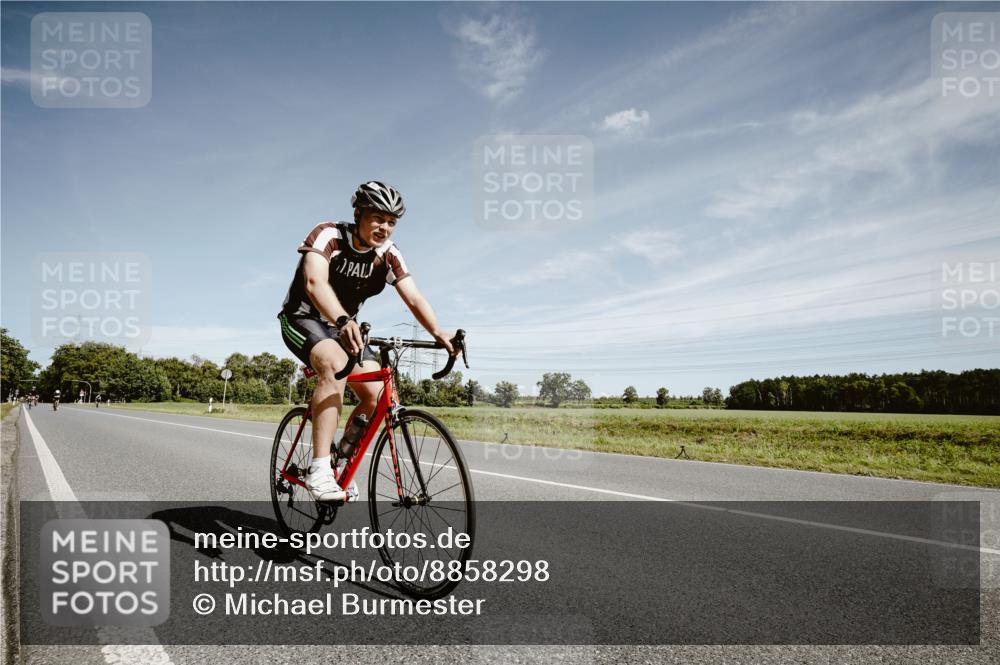 07.09.2025 - 19. Norderstedt Triathlon Michael Burmester http://msf.ph/oto/8858298 07.09.2025 12:31:26 Radfahren 227, 1238, 1311 meine-sportfotos.de