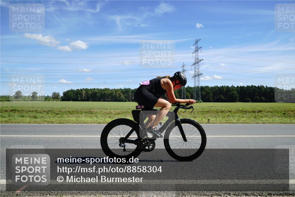 07.09.2025 - 19. Norderstedt Triathlon Michael Burmester http://msf.ph/oto/8858304 07.09.2025 13:09:19 Radfahren 351, 789 meine-sportfotos.de