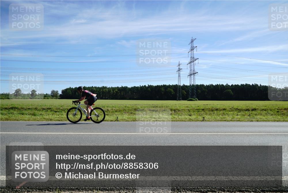 07.09.2025 - 19. Norderstedt Triathlon Michael Burmester http://msf.ph/oto/8858306 07.09.2025 11:28:51 Radfahren  meine-sportfotos.de