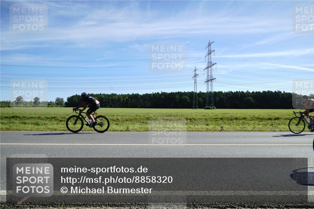 07.09.2025 - 19. Norderstedt Triathlon Michael Burmester http://msf.ph/oto/8858320 07.09.2025 11:28:59 Radfahren 1394 meine-sportfotos.de