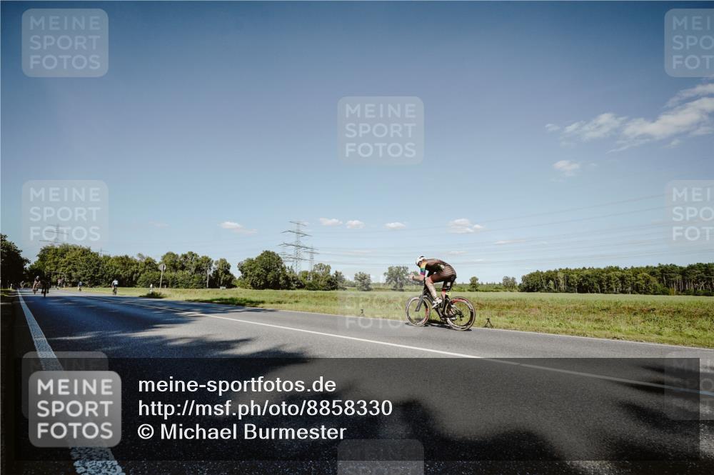 07.09.2025 - 19. Norderstedt Triathlon Michael Burmester http://msf.ph/oto/8858330 07.09.2025 15:38:52 Radfahren 447, 504, 1432, 1454 meine-sportfotos.de
