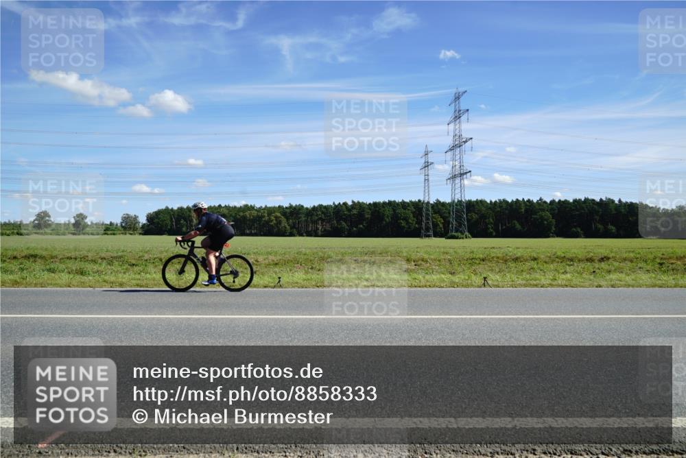 07.09.2025 - 19. Norderstedt Triathlon Michael Burmester http://msf.ph/oto/8858333 07.09.2025 13:09:42 Radfahren 166, 1270 meine-sportfotos.de
