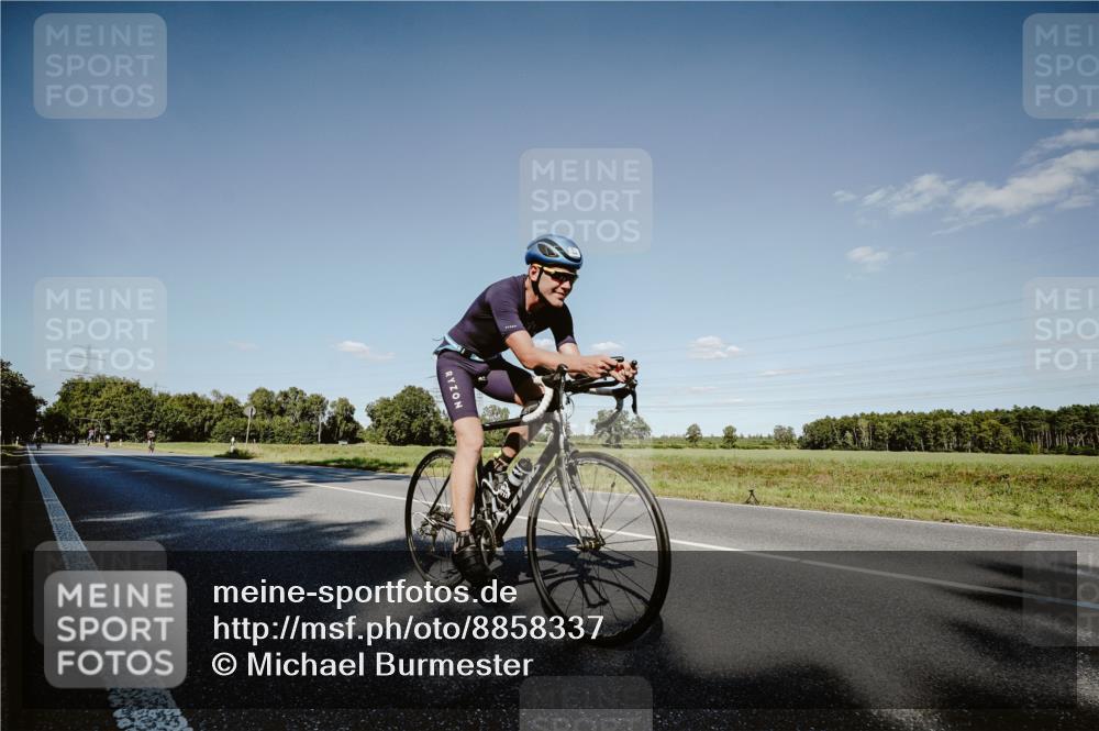 07.09.2025 - 19. Norderstedt Triathlon Michael Burmester http://msf.ph/oto/8858337 07.09.2025 15:38:56 Radfahren 447, 909 meine-sportfotos.de