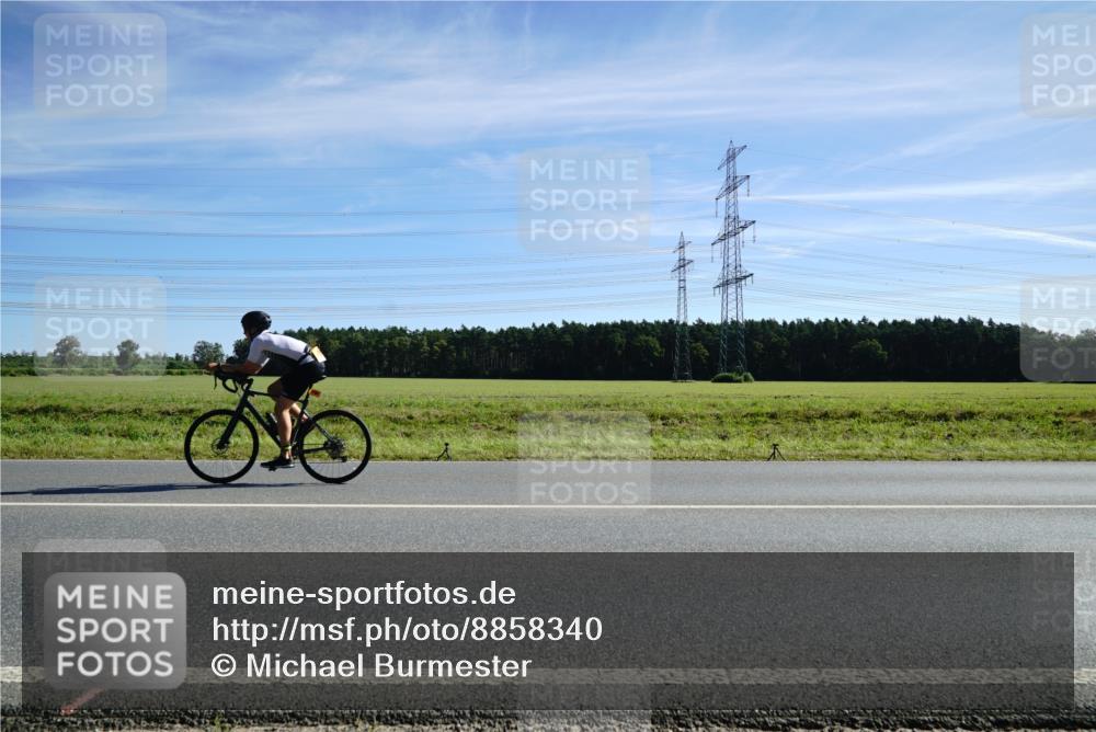 07.09.2025 - 19. Norderstedt Triathlon Michael Burmester http://msf.ph/oto/8858340 07.09.2025 11:29:08 Radfahren  meine-sportfotos.de