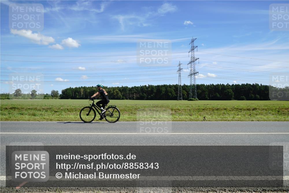 07.09.2025 - 19. Norderstedt Triathlon Michael Burmester http://msf.ph/oto/8858343 07.09.2025 13:09:46 Radfahren 336, 1270 meine-sportfotos.de