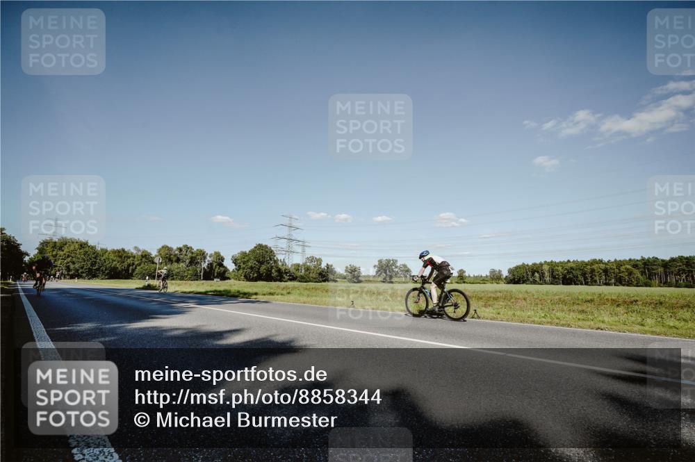 07.09.2025 - 19. Norderstedt Triathlon Michael Burmester http://msf.ph/oto/8858344 07.09.2025 15:39:01 Radfahren 1452 meine-sportfotos.de