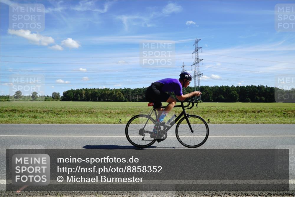 07.09.2025 - 19. Norderstedt Triathlon Michael Burmester http://msf.ph/oto/8858352 07.09.2025 13:09:52 Radfahren 359, 804, 1388 meine-sportfotos.de