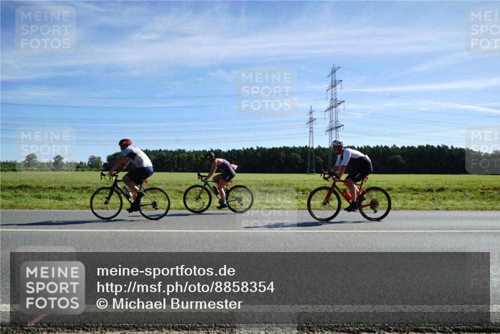 07.09.2025 - 19. Norderstedt Triathlon Michael Burmester http://msf.ph/oto/8858354 07.09.2025 11:29:15 Radfahren  meine-sportfotos.de