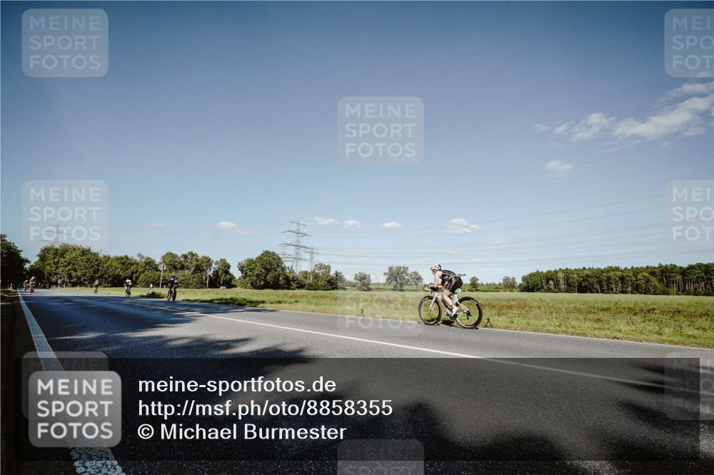 07.09.2025 - 19. Norderstedt Triathlon Michael Burmester http://msf.ph/oto/8858355 07.09.2025 15:39:04 Radfahren 1452 meine-sportfotos.de