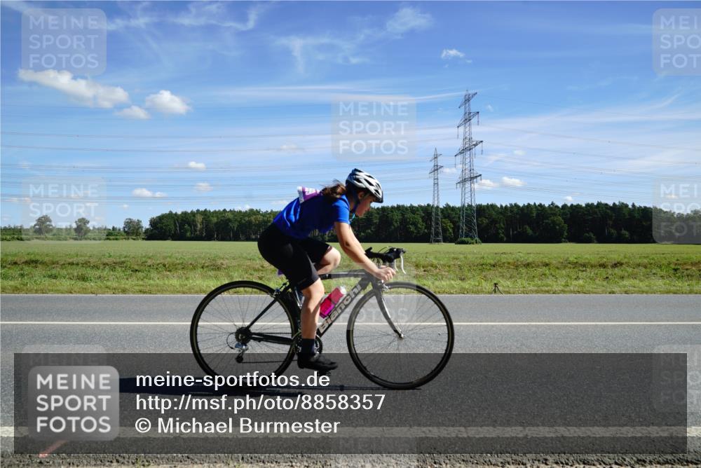07.09.2025 - 19. Norderstedt Triathlon Michael Burmester http://msf.ph/oto/8858357 07.09.2025 13:09:53 Radfahren 359, 804, 1388 meine-sportfotos.de