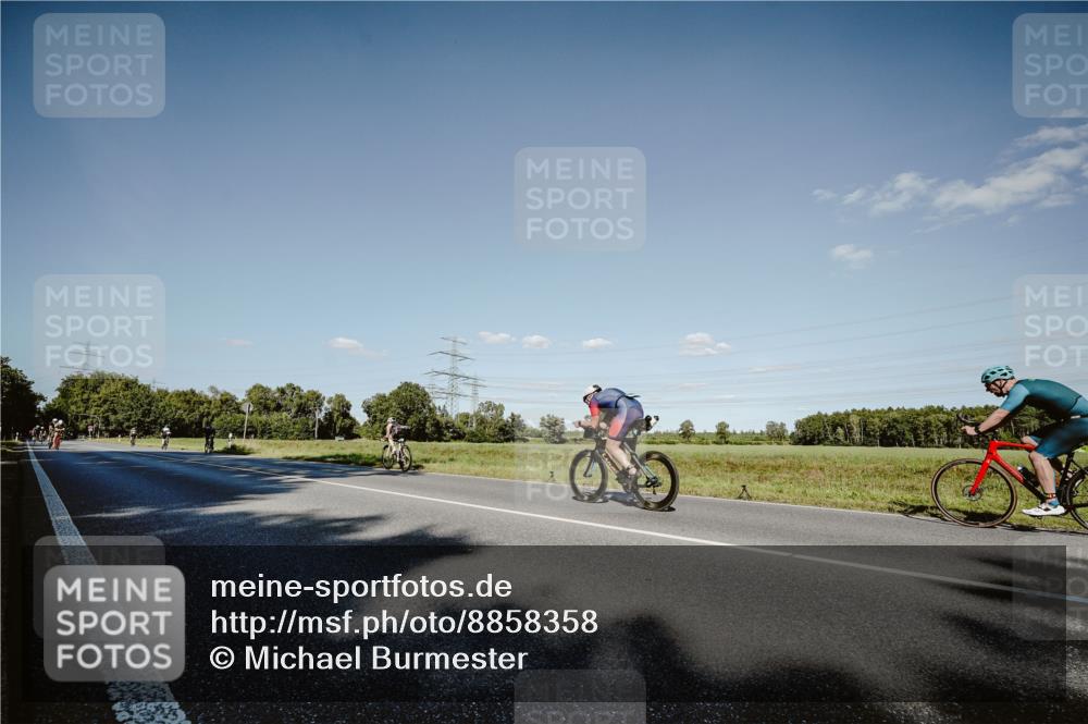 07.09.2025 - 19. Norderstedt Triathlon Michael Burmester http://msf.ph/oto/8858358 07.09.2025 15:39:05 Radfahren 1452 meine-sportfotos.de