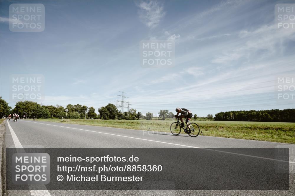 07.09.2025 - 19. Norderstedt Triathlon Michael Burmester http://msf.ph/oto/8858360 07.09.2025 12:31:51 Radfahren 738 meine-sportfotos.de