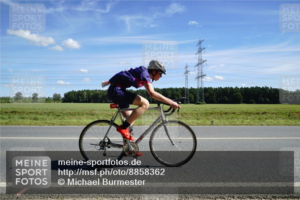 07.09.2025 - 19. Norderstedt Triathlon Michael Burmester http://msf.ph/oto/8858362 07.09.2025 13:09:54 Radfahren 359, 804, 1388 meine-sportfotos.de