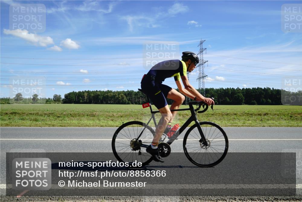 07.09.2025 - 19. Norderstedt Triathlon Michael Burmester http://msf.ph/oto/8858366 07.09.2025 13:10:01 Radfahren 275 meine-sportfotos.de