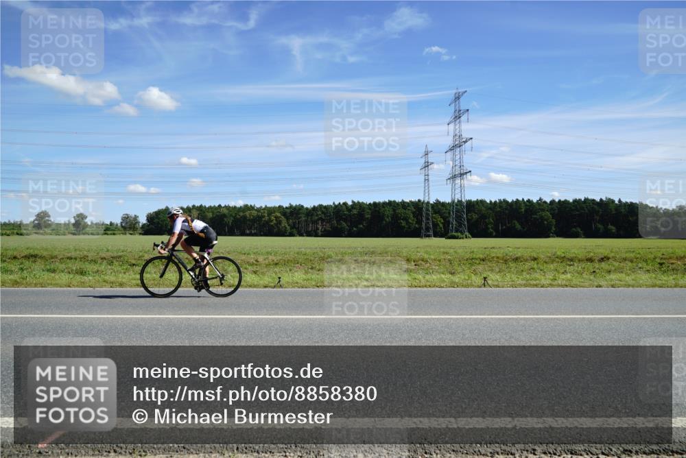 07.09.2025 - 19. Norderstedt Triathlon Michael Burmester http://msf.ph/oto/8858380 07.09.2025 13:10:04 Radfahren 275 meine-sportfotos.de
