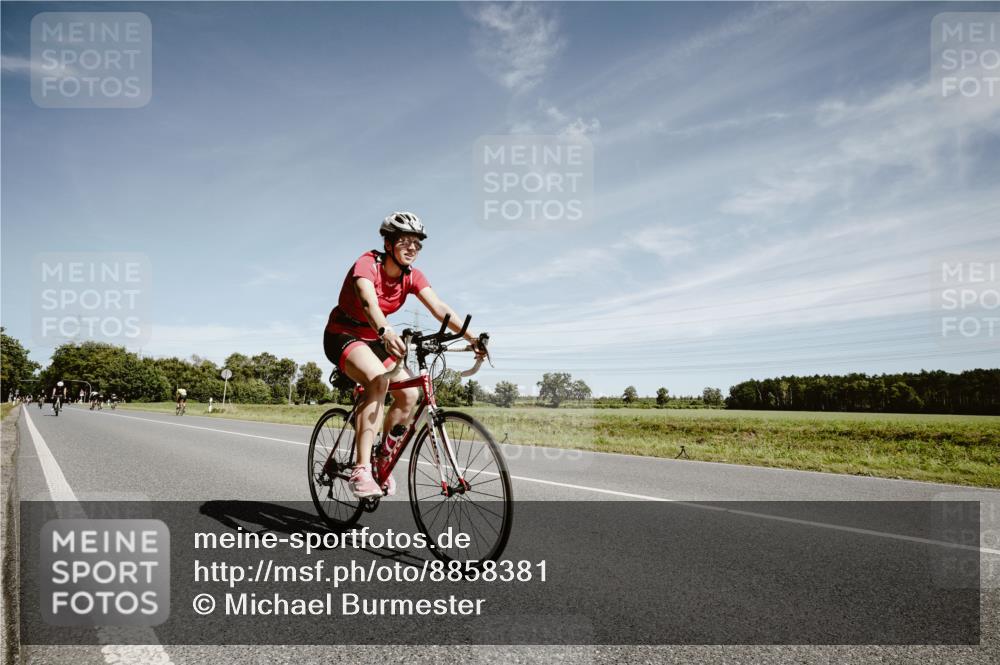 07.09.2025 - 19. Norderstedt Triathlon Michael Burmester http://msf.ph/oto/8858381 07.09.2025 12:31:58 Radfahren 302, 1321, 1322, 1339 meine-sportfotos.de