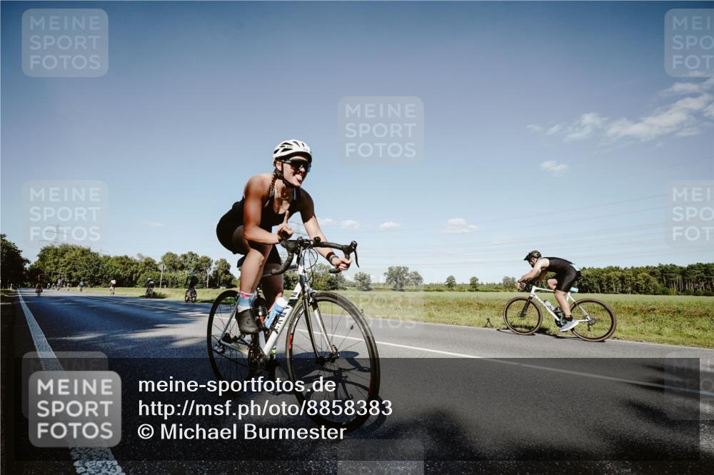 07.09.2025 - 19. Norderstedt Triathlon Michael Burmester http://msf.ph/oto/8858383 07.09.2025 15:39:13 Radfahren 522, 918, 947 meine-sportfotos.de