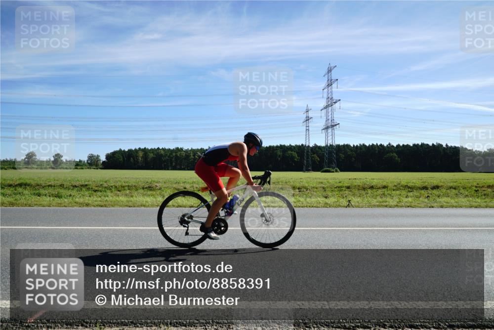07.09.2025 - 19. Norderstedt Triathlon Michael Burmester http://msf.ph/oto/8858391 07.09.2025 11:29:25 Radfahren 1196, 1228 meine-sportfotos.de