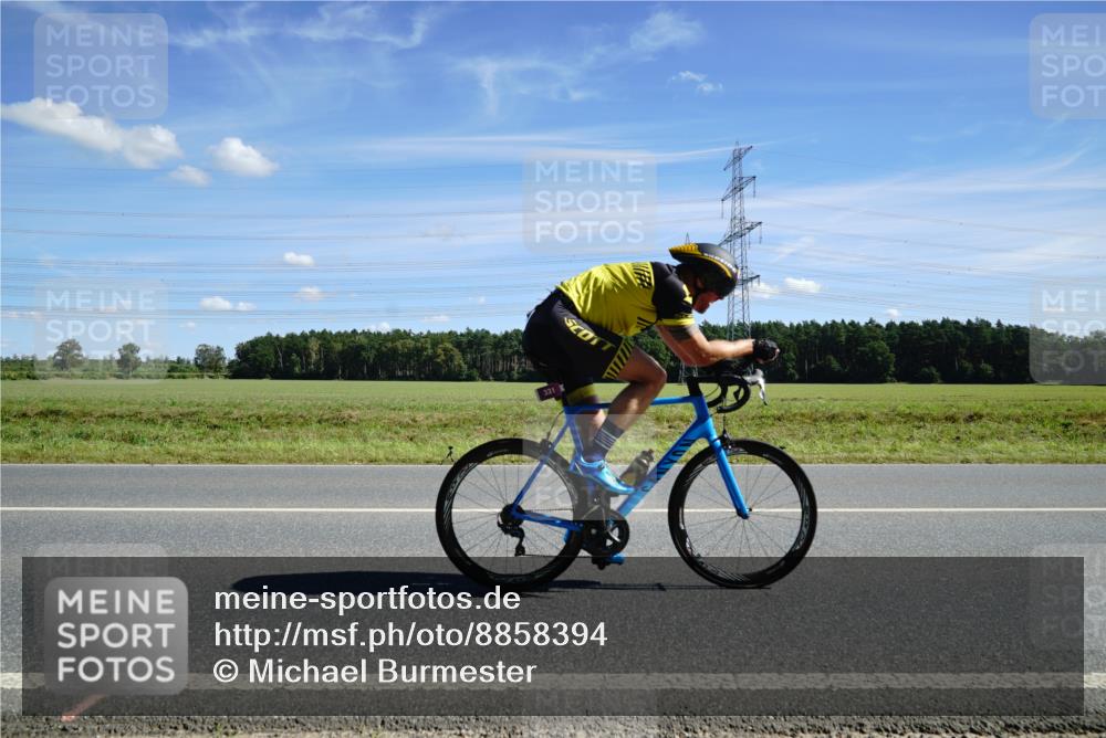 07.09.2025 - 19. Norderstedt Triathlon Michael Burmester http://msf.ph/oto/8858394 07.09.2025 13:10:17 Radfahren 331 meine-sportfotos.de