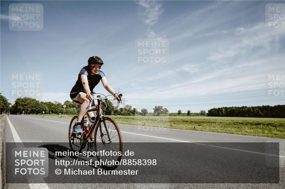 07.09.2025 - 19. Norderstedt Triathlon Michael Burmester http://msf.ph/oto/8858398 07.09.2025 12:32:10 Radfahren 761 meine-sportfotos.de
