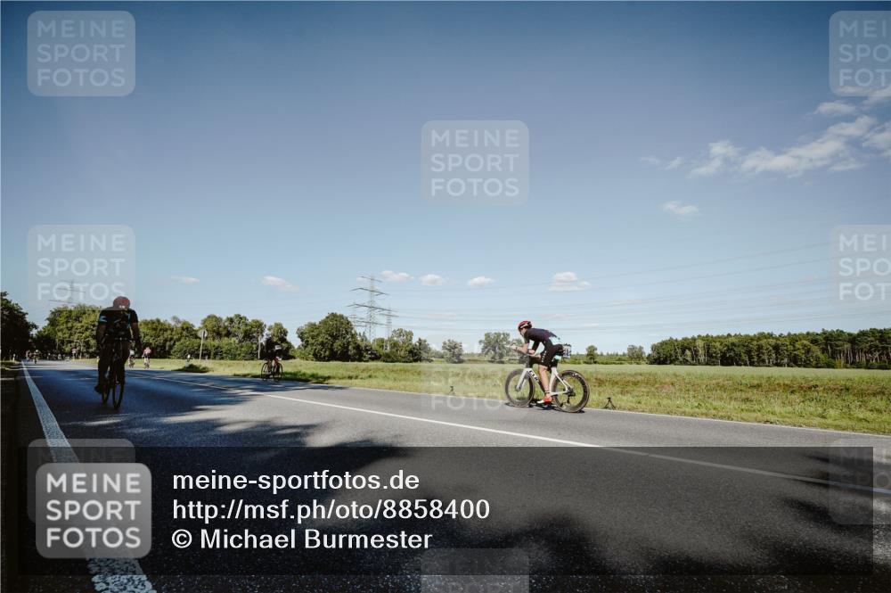 07.09.2025 - 19. Norderstedt Triathlon Michael Burmester http://msf.ph/oto/8858400 07.09.2025 15:39:28 Radfahren 409 meine-sportfotos.de