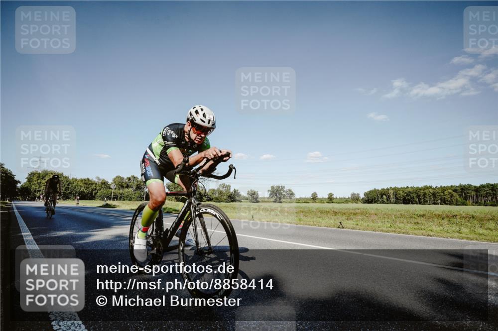 07.09.2025 - 19. Norderstedt Triathlon Michael Burmester http://msf.ph/oto/8858414 07.09.2025 15:39:35 Radfahren 913, 1481 meine-sportfotos.de
