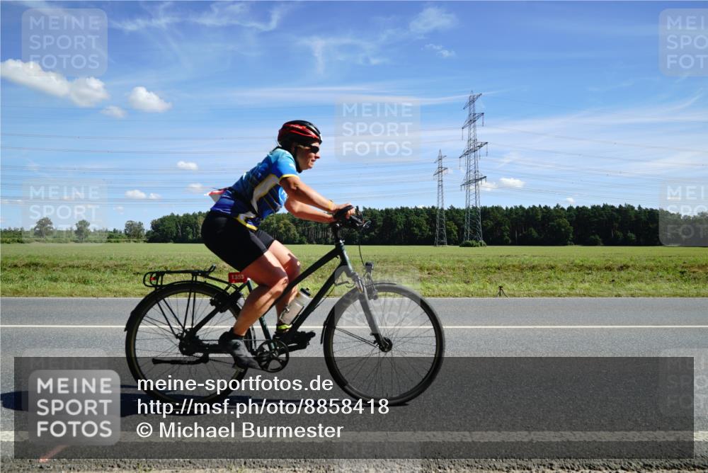 07.09.2025 - 19. Norderstedt Triathlon Michael Burmester http://msf.ph/oto/8858418 07.09.2025 13:10:29 Radfahren 1353 meine-sportfotos.de