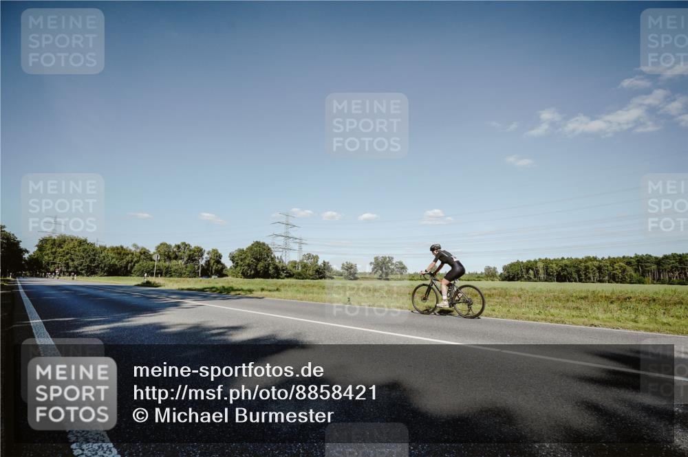 07.09.2025 - 19. Norderstedt Triathlon Michael Burmester http://msf.ph/oto/8858421 07.09.2025 15:39:38 Radfahren 913, 1481 meine-sportfotos.de