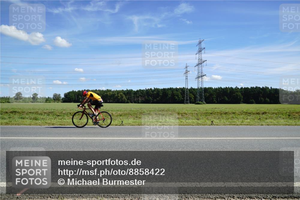 07.09.2025 - 19. Norderstedt Triathlon Michael Burmester http://msf.ph/oto/8858422 07.09.2025 13:10:32 Radfahren 350, 1353 meine-sportfotos.de