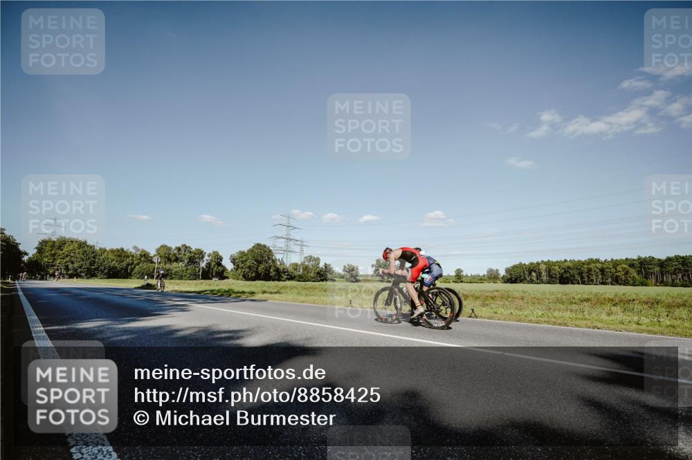 07.09.2025 - 19. Norderstedt Triathlon Michael Burmester http://msf.ph/oto/8858425 07.09.2025 15:39:41 Radfahren  meine-sportfotos.de