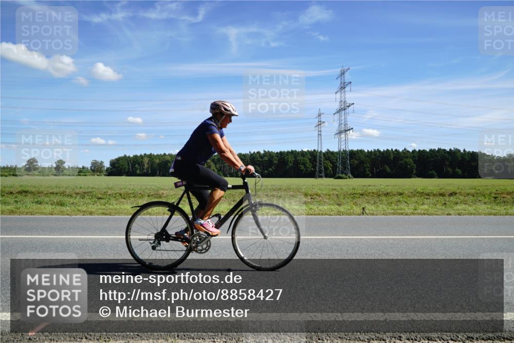 07.09.2025 - 19. Norderstedt Triathlon Michael Burmester http://msf.ph/oto/8858427 07.09.2025 13:10:33 Radfahren 350 meine-sportfotos.de