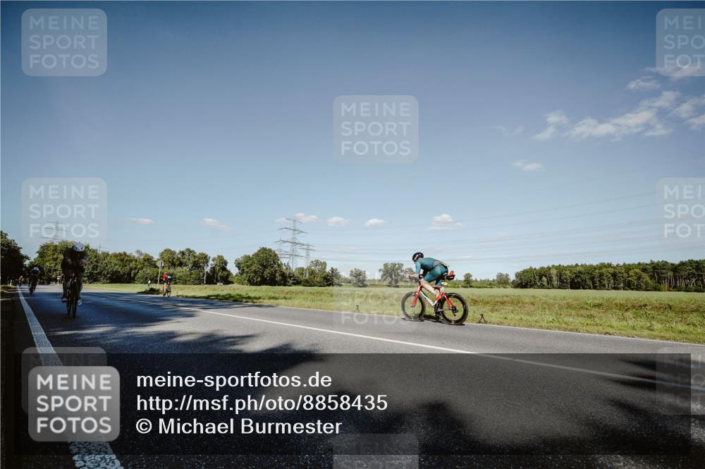 07.09.2025 - 19. Norderstedt Triathlon Michael Burmester http://msf.ph/oto/8858435 07.09.2025 15:39:46 Radfahren 508, 517 meine-sportfotos.de