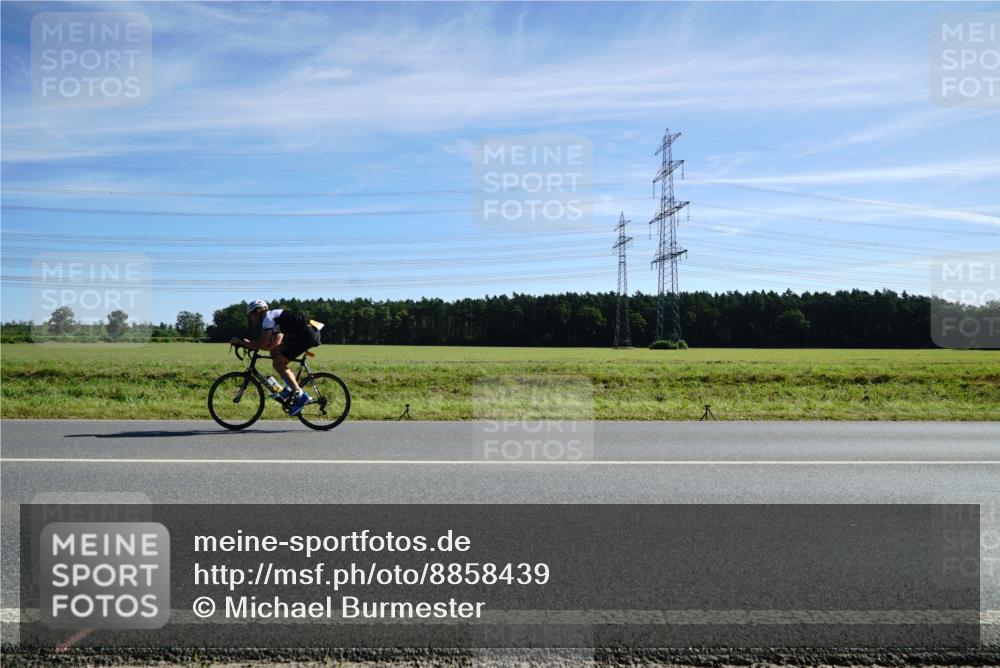 07.09.2025 - 19. Norderstedt Triathlon Michael Burmester http://msf.ph/oto/8858439 07.09.2025 11:29:53 Radfahren 1175, 1203 meine-sportfotos.de