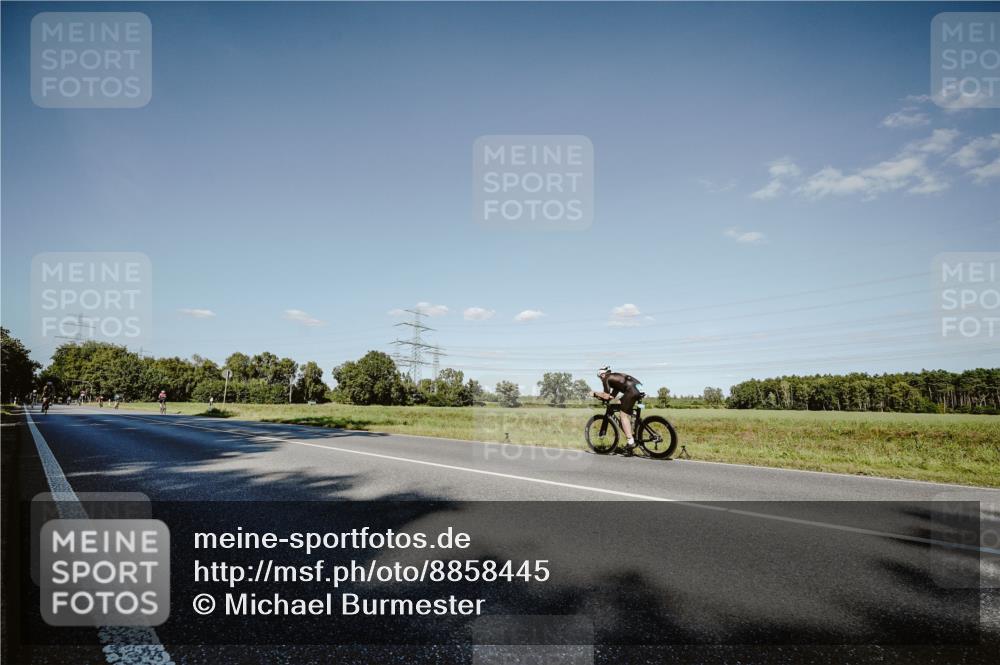 07.09.2025 - 19. Norderstedt Triathlon Michael Burmester http://msf.ph/oto/8858445 07.09.2025 15:39:52 Radfahren  meine-sportfotos.de