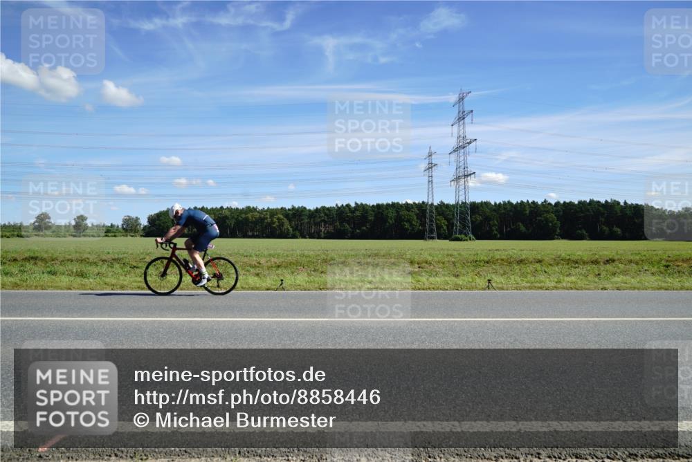 07.09.2025 - 19. Norderstedt Triathlon Michael Burmester http://msf.ph/oto/8858446 07.09.2025 13:11:06 Radfahren  meine-sportfotos.de