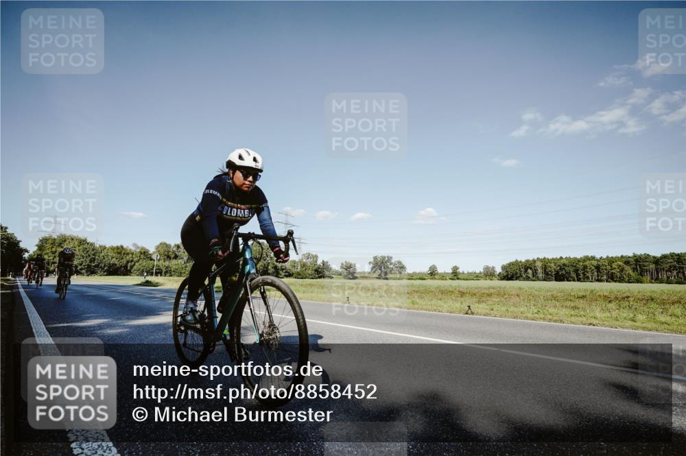 07.09.2025 - 19. Norderstedt Triathlon Michael Burmester http://msf.ph/oto/8858452 07.09.2025 15:39:59 Radfahren 461, 954, 1455, 1464 meine-sportfotos.de