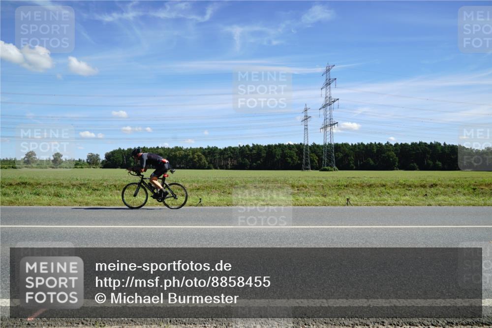 07.09.2025 - 19. Norderstedt Triathlon Michael Burmester http://msf.ph/oto/8858455 07.09.2025 13:11:14 Radfahren 1271 meine-sportfotos.de