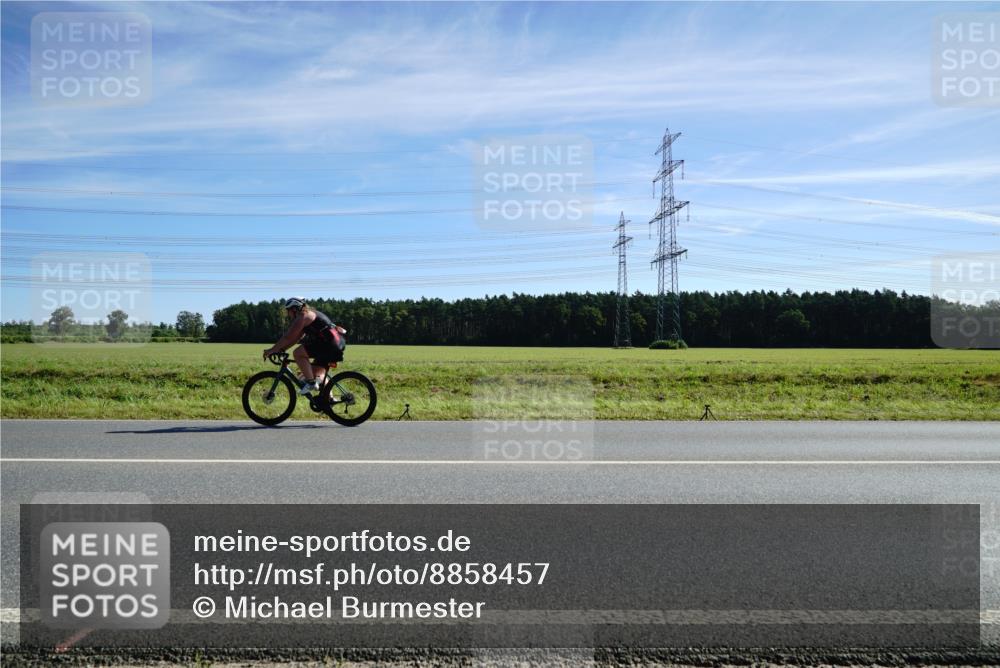 07.09.2025 - 19. Norderstedt Triathlon Michael Burmester http://msf.ph/oto/8858457 07.09.2025 11:29:59 Radfahren 276, 1175, 1341 meine-sportfotos.de