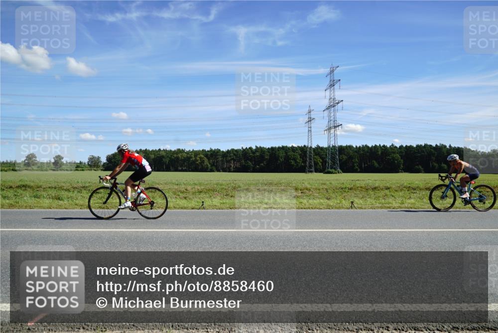07.09.2025 - 19. Norderstedt Triathlon Michael Burmester http://msf.ph/oto/8858460 07.09.2025 13:11:19 Radfahren  meine-sportfotos.de