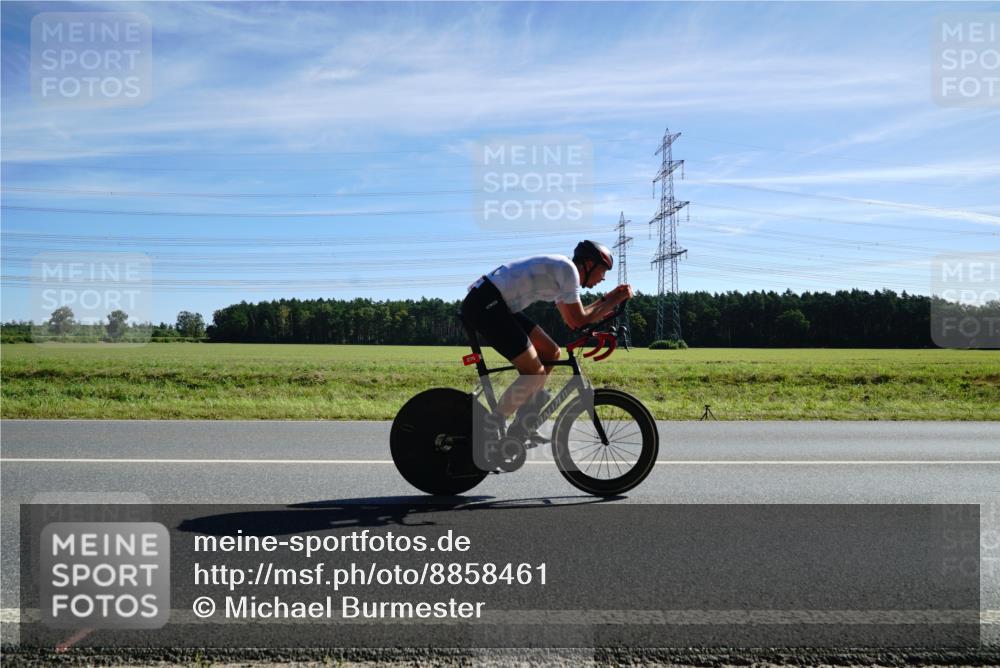 07.09.2025 - 19. Norderstedt Triathlon Michael Burmester http://msf.ph/oto/8858461 07.09.2025 11:30:01 Radfahren 276, 1174, 1341 meine-sportfotos.de