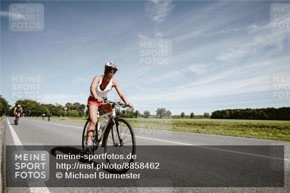 07.09.2025 - 19. Norderstedt Triathlon Michael Burmester http://msf.ph/oto/8858462 07.09.2025 12:32:42 Radfahren 195, 724 meine-sportfotos.de