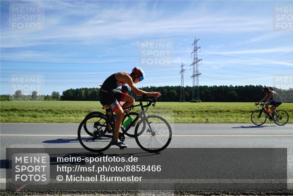 07.09.2025 - 19. Norderstedt Triathlon Michael Burmester http://msf.ph/oto/8858466 07.09.2025 11:30:02 Radfahren 276, 1174, 1341 meine-sportfotos.de