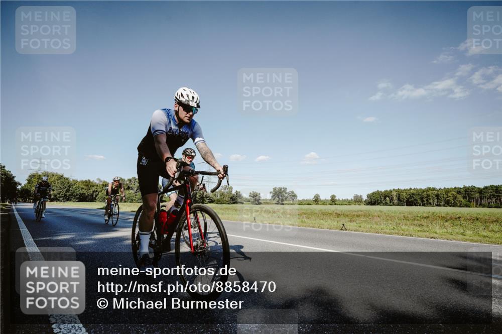 07.09.2025 - 19. Norderstedt Triathlon Michael Burmester http://msf.ph/oto/8858470 07.09.2025 15:40:07 Radfahren 923, 1400, 1422, 1448, 1485 meine-sportfotos.de