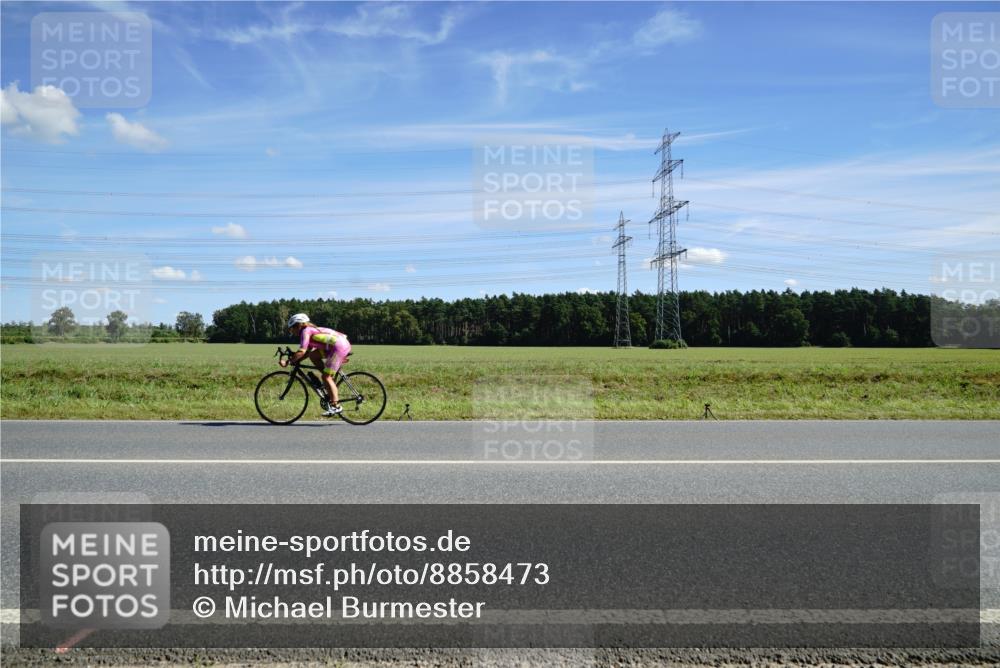 07.09.2025 - 19. Norderstedt Triathlon Michael Burmester http://msf.ph/oto/8858473 07.09.2025 13:11:42 Radfahren 298 meine-sportfotos.de
